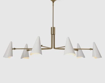 Lustre moderne italien fabriqué à la main à 6 lumières du milieu du siècle, suspension en laiton, abat-jour conique blanc, plafonnier salle à manger, salon