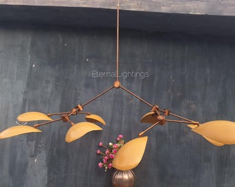 Lustre Spoutnik Mid-Century : luminaire à 8 ampoules fait main en laiton