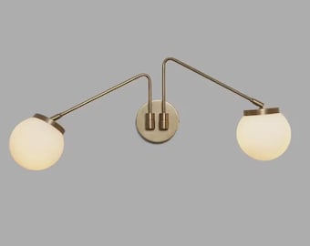 Balançoire dôme en verre de style italien moderne du milieu du siècle et applique murale réglable en laiton Spoutnik pour chambre à coucher, salon, lumière minimaliste