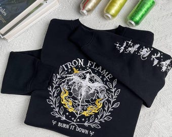 Broderad draktröja – Iron Flame Fourth Wing Bookish Hoodie