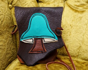 Small Leather Mushroom Purse / Hip Bag Pouch Tote Sack LARP Woodsy Woodland Elf Faerie Renaissance Hobbit Earthy Earth Nymph Hippie