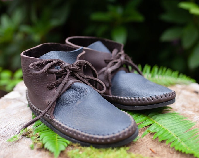Chukka II Moccasin / ankle high lace up leather boot / short boot