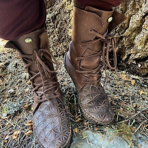 Bullhide moccasins top