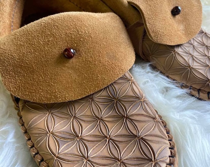 Clean Cut Inca Moccasin FLOWER Of LIFE Hand Etched Art/slip on leather and stone