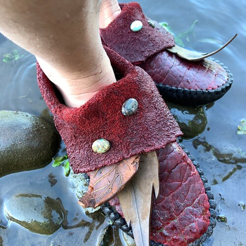 Bison Raw Cut Inca Moccasin / Grounding Earthing Womens Mens Nature Leather Festivals Renaissance Woodland