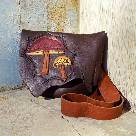 Medium MUSHROOM Purse / wonderlust, mystic, magical, nature, fungi,  foraging, fae, fairy, faerie, leather