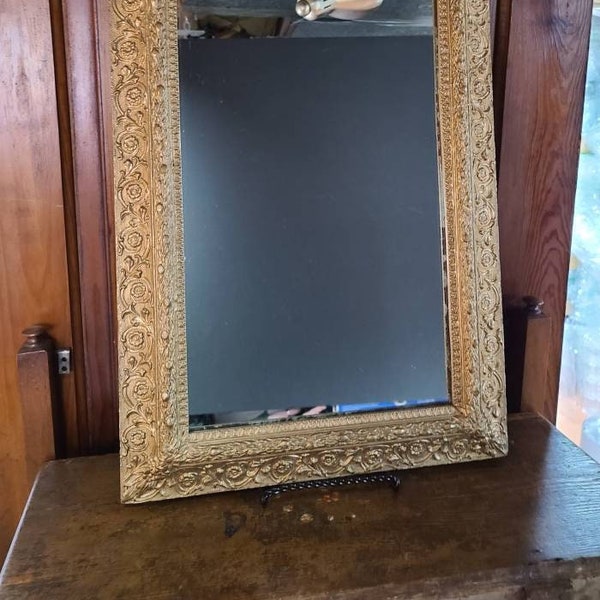 Antique Gold Wall Mirror With Ornate Gold Frame