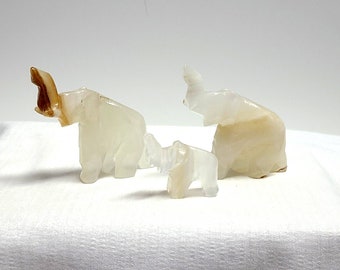 Miniature Elephant Family Set of 3 White  and Brown Alabaster Marble Onyx Carved Stone Quartz