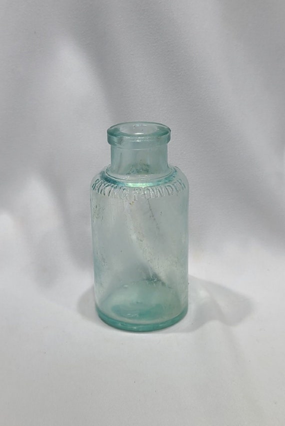 Vernederen Aanklager Discriminatie op grond van geslacht Vintage bakpoeder glazen fles blauwe bakpoeder fles - Etsy Nederland Vernederen Aanklager Discriminatie op grond van geslacht Vintage bakpoeder glazen fles blauwe bakpoeder fles - Etsy Nederland