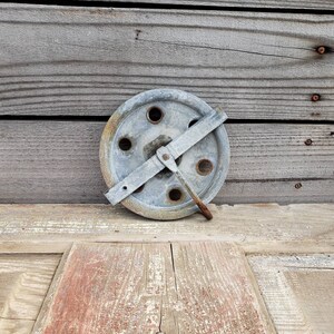 Rusty Metal Pulley, Barn, Farmhouse, Vintage Rope Pulley