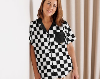 Pijama de cetim xadrez, camisa de dormir preta e branca, bolso com smile, blusa de seda para relaxar, roupa de dormir estética, caimento relaxado