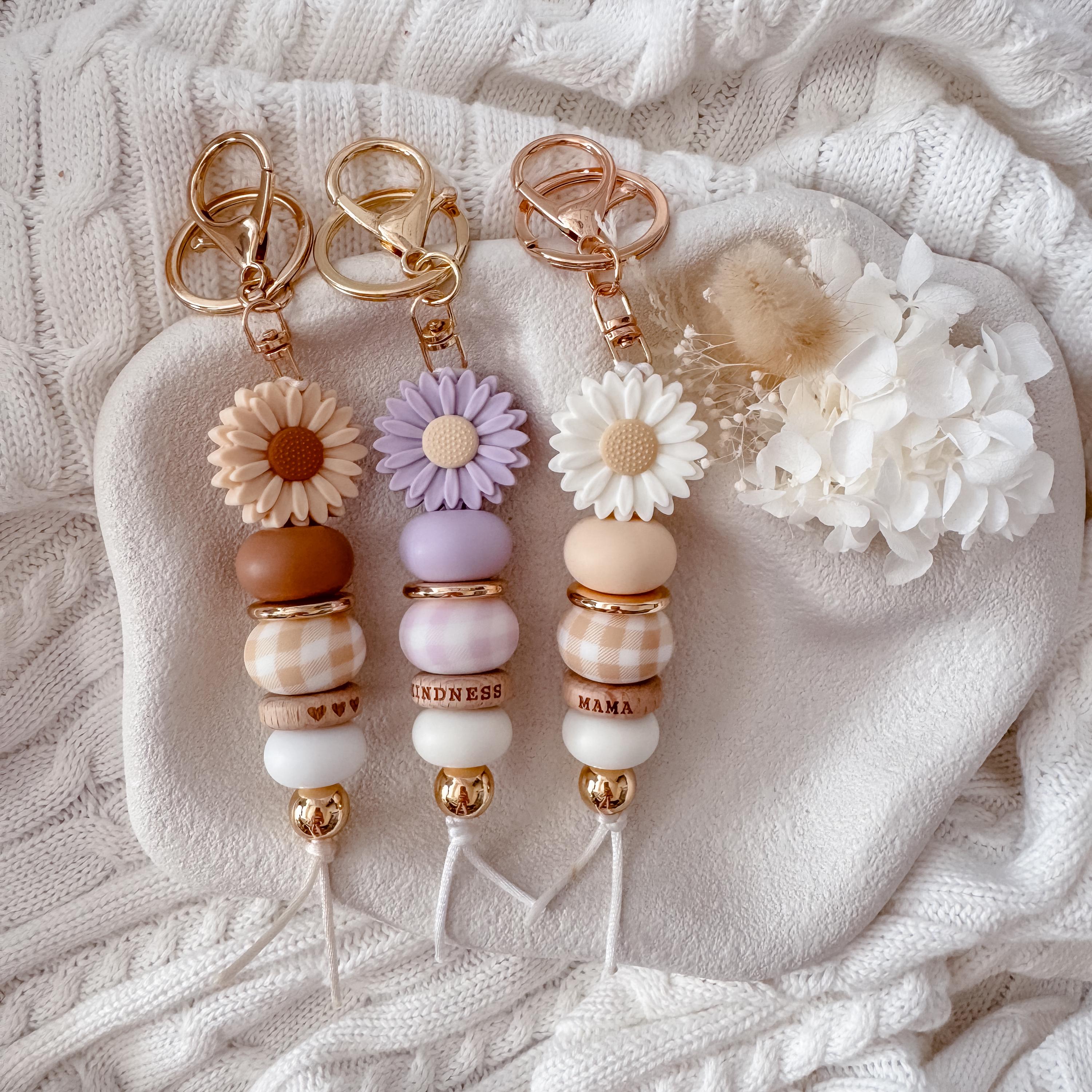 Daisy Keychain / Bag Tag / Boho Gift / Silicone Beads/ Lobster Clip ...