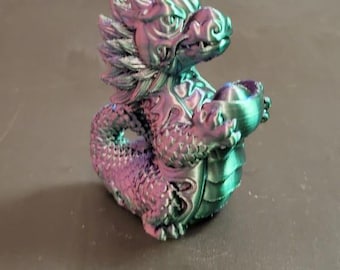 ドラゴンの置物 - 見事なファンタジー装飾、カラフルな鱗とボウルを備えた雄大な生き物、コレクターに最適、神秘的な家のアクセント、ギフト