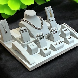 Deluxe Jewelry Display Luxury Jewelry Showcase Display Set Suede Jewelry Display For Present Exhibition Jewelry Store Display Set Light Grey