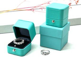 Luxury Authentic Tiffany & Co. Necklace Box With Original