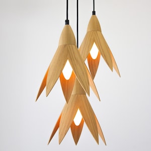 Lampada a sospensione in legno di quercia / Lampada moderna per isola cucina / Lampada a fiore in legno / Lampada da soffitto minimalista scandinava