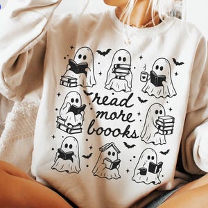 Lee más libros Fantasma SVG PNG, Fantasma lector SVG, Libro de Halloween SVG, Amante de los libros espeluznantes SVG, Lindo fantasma leyendo SVG, Libros SVG