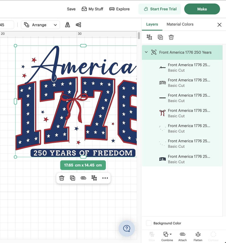 Puede incluir: Un dise&ntilde;o digital con la palabra "America" en escritura azul marino sobre el n&uacute;mero "1776" en una fuente audaz llena de estrellas. El dise&ntilde;o incluye estrellas rojas y una cinta, con el texto "250 YEARS OF FREEDOM" debajo. Mide 17,65 cm x 14,45 cm.