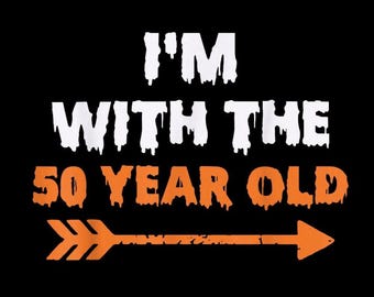Estou com o 50º aniversário PNG, download digital engraçado de 50º aniversário, sublimação de fantasia combinando com presente de brincadeira, design de festa de marco