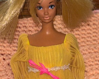 LOT BARBIE LAC des cygnes, cheval chien poupée mille visage 30 habits