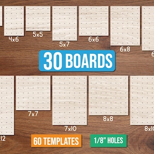 Puede incluir: Una colección de 30 tableros perforados de madera clara con varias dimensiones rectangulares y cuadradas, incluyendo 4x4, 4x6, 5x5, 5x7, 6x6, 6x8, 6x9, 7x7, 7x10, 8x8, 8x10 y 8x12. Cada tablero tiene una rejilla de agujeros de 1/8 de pulgada. Texto: 30 BOARDS, 60 TEMPLATES, 1/8" HOLES, Doodles Doodles Studio.