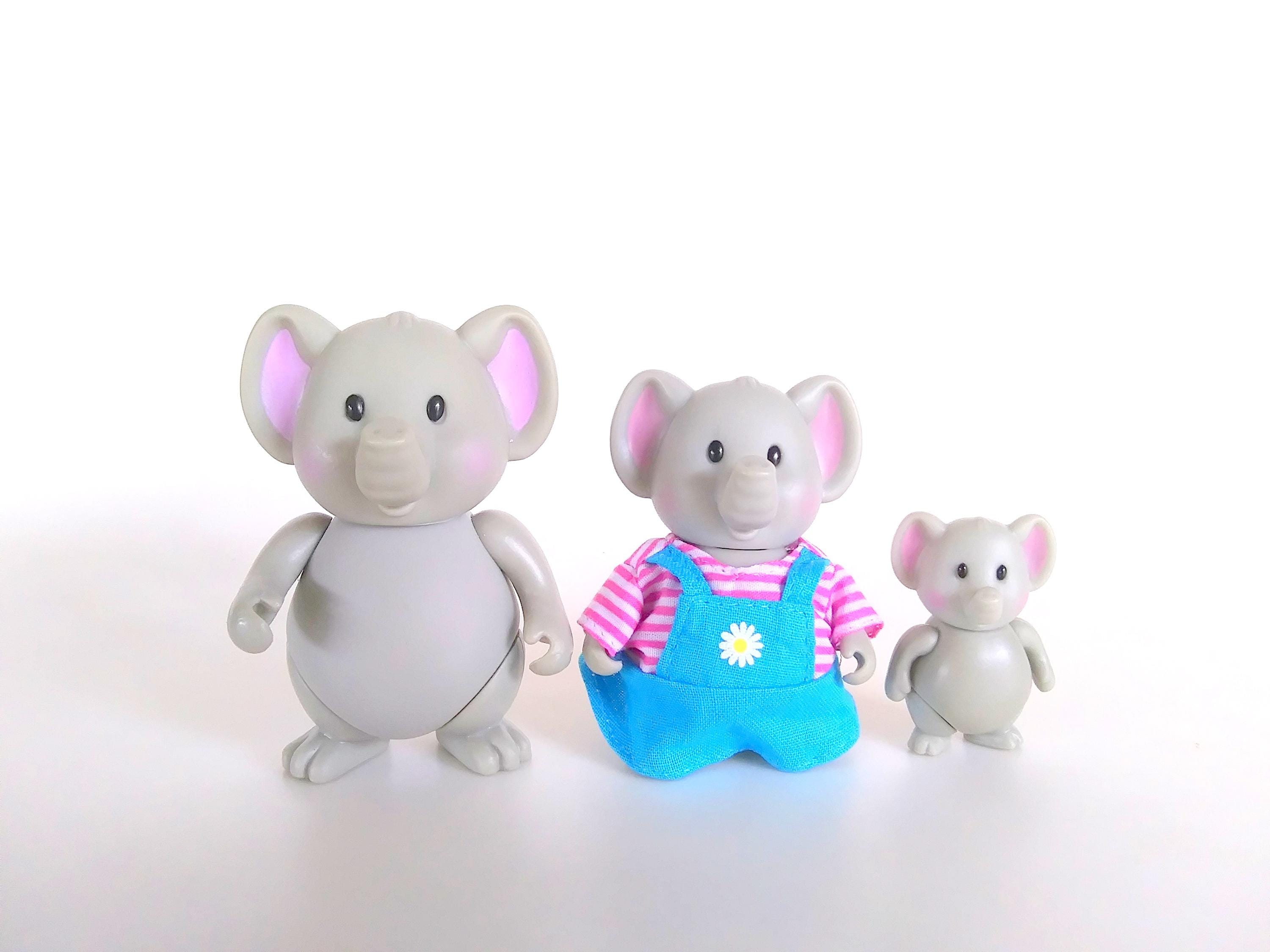 Gray Elephant Figures Li'l Woodzeez Famileez Oliphant: Set of