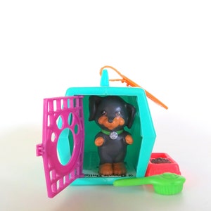 Kenner Littlest Pet Shop Perky Pup with Cozy Crate Dog Playset by Kenner 1993