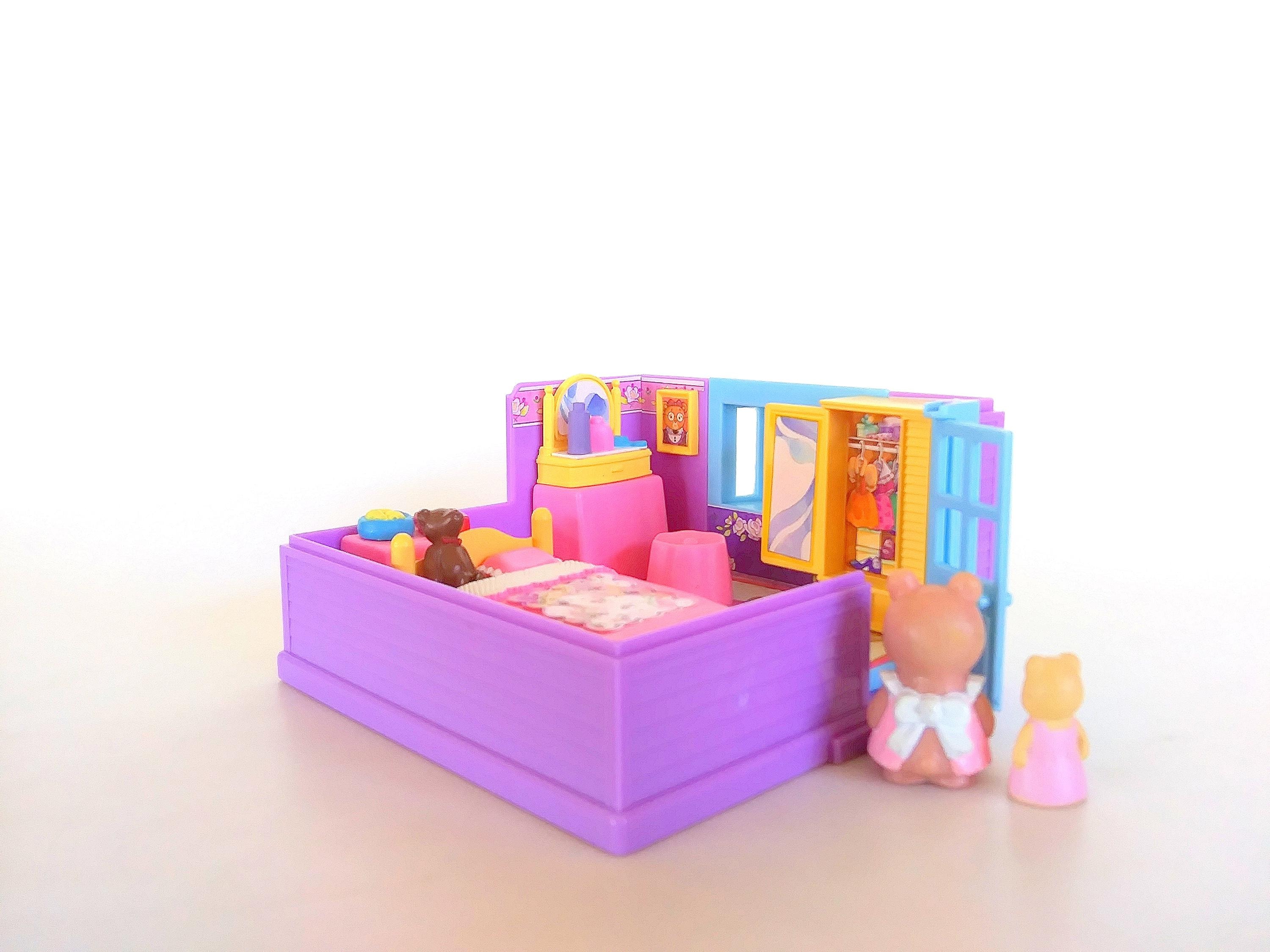 1993 Vintage Toy Furry Families Pig Family Bakery by Takara Playmate