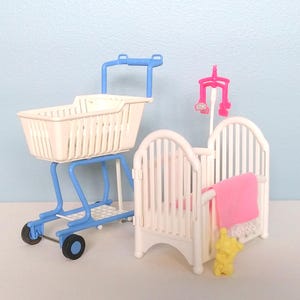 Mattel Barbie Baby Sister Kelly Shoppin&#39; Fun Cart and Bedtime White Crib with Pink Mobile Retro 90s Toy
