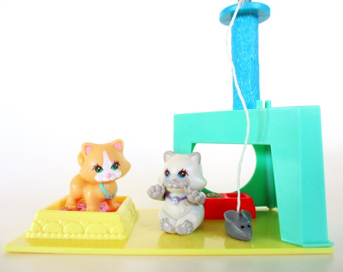 Vintage Littlest Pet Shop Cutesy Kittens With Kitten Playhouse