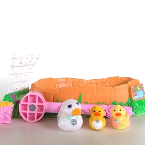 Vintage Littlest Pet Shop Swimming Ducklings with Pondside Nest Playset by Kenner 1994