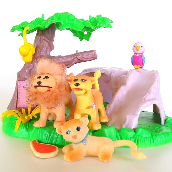 Vintage Littlest Pet Shop Zoo Lion Family Playset Zoo Keep Me Safe Pets Kenner 1994