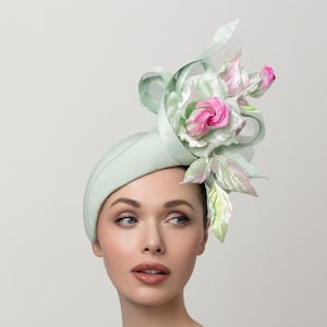 Mint-Green beret derby fascinator, Kentucky derby fascinator with silk rose and bows