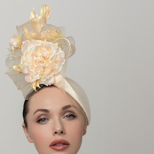 Champagne gold Perching style fascinator, Kentucky derby gold fascinator.