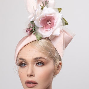 Nu / Dusty Rose Bow fascinator, Kentucky derby fascinator, Nude pilulier fascinator, Dusty rose pilulier chapeau, chapeau Derby image 2