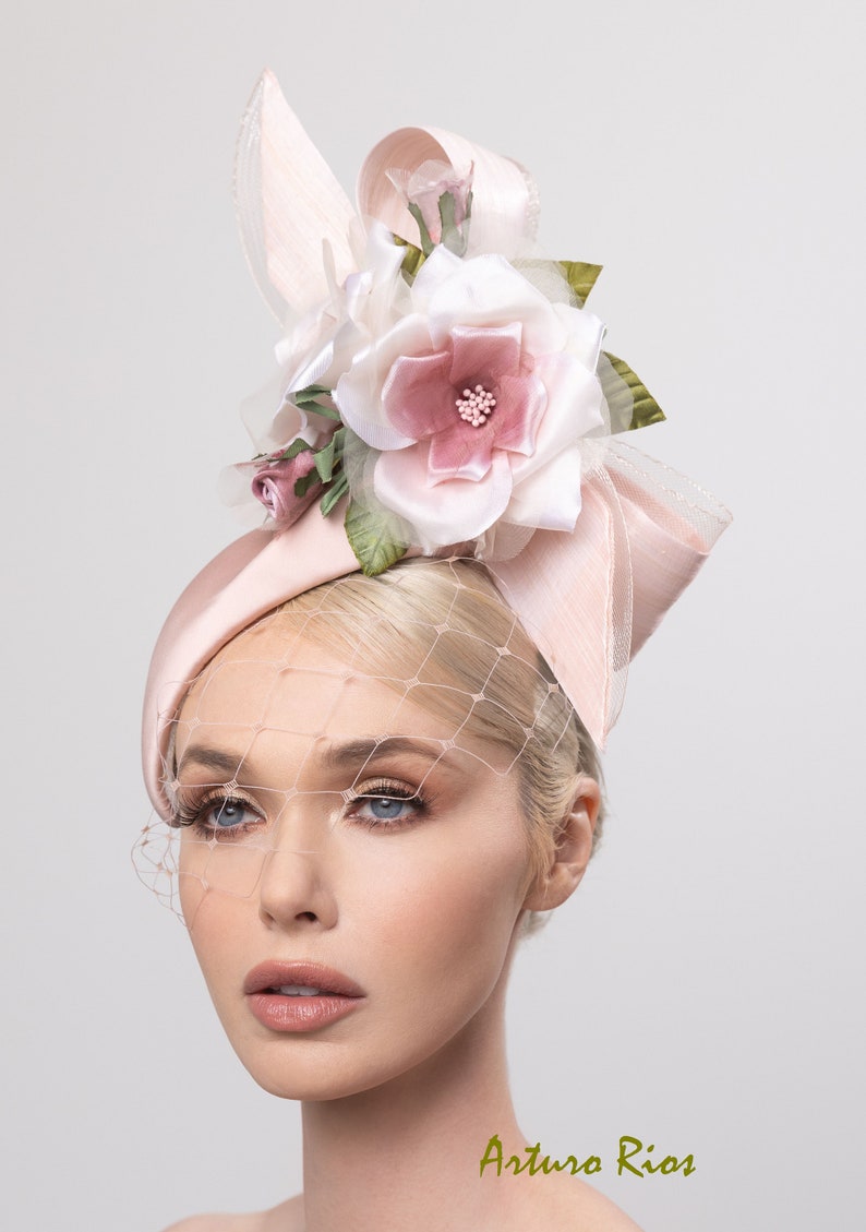 Nu / Dusty Rose Bow fascinator, Kentucky derby fascinator, Nude pilulier fascinator, Dusty rose pilulier chapeau, chapeau Derby image 2