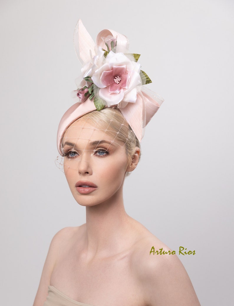 Nu / Dusty Rose Bow fascinator, Kentucky derby fascinator, Nude pilulier fascinator, Dusty rose pilulier chapeau, chapeau Derby image 1