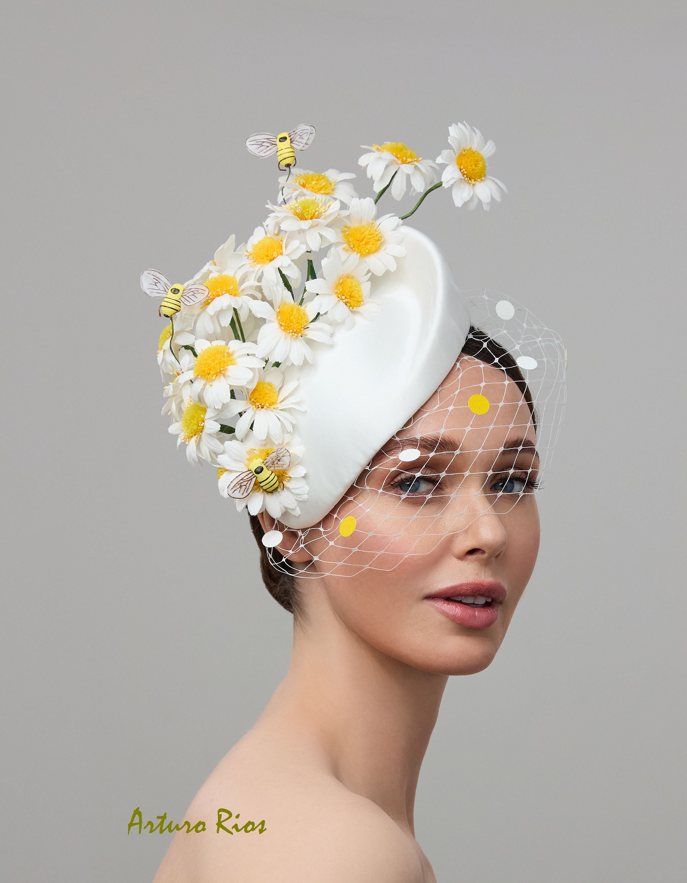 Daisy Bee Derby Fascinator, Kentucky Derby Bee Headpiece  display picture 1