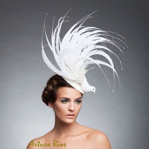 Off white Bird Fascinator, kentucky derby hat, melbourne cup fascinator , Royal Ascot fascinator