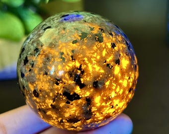 Natural Yooperlite Sphere, UV Reactive Glowing Crystal Ball, Fluorescent Crystal Sphere, Rare Mineral, Home Decorative Crystal Gifts