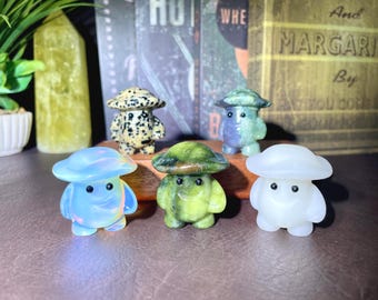 Natural Crystal Mushroom Man Figurine, Cute Crystal Cartoon Sculpture, Kawaii Mushroom Carving, Tabletop Ornament, Home Decor, Crystal Gifts