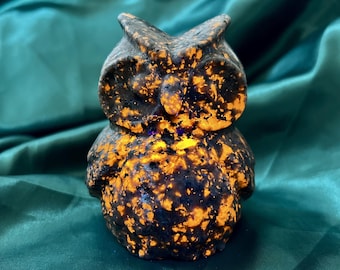 3.5" Yooperlite Owl Figurine, UV Reactive Glowing Fluorescent Crystal Animal Carving, Rare Mineral, Home Decorative Crystal Gifts
