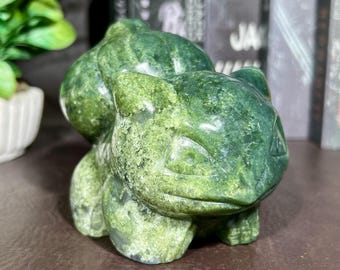 Natural Moss Agate Bulbasaur Sculpture, Hand Carved Spiritual Crystal Decor, Tabletop Ornament, Crystal Collection