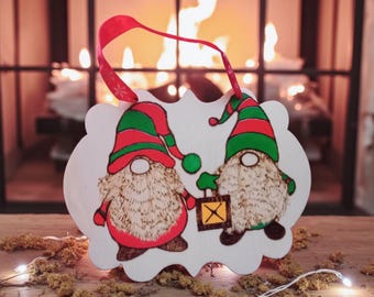 Christmas pyrography by hand - Chrismas gonks!!