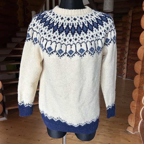 Vtg Womens Wool Sweater Hand-knitted Nordic Style , size L-XL