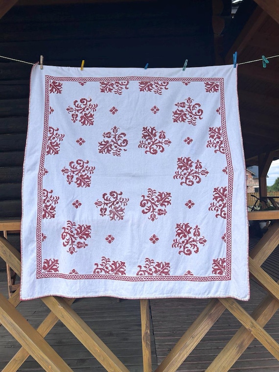 Grande Nappe Rectangulaire Brodée Blanche – Coton – Fait Main