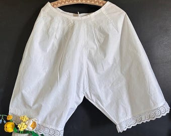 Braguitas de algodón vintage con ribete de encaje, ropa interior estilo cottagecore.