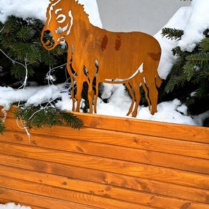 Rustykalny Metalowy Osioł – Ozdobny Palik Ogrodowy ze Stali z Efektem Rdzy, Dekoracja w Stylu Farmhouse