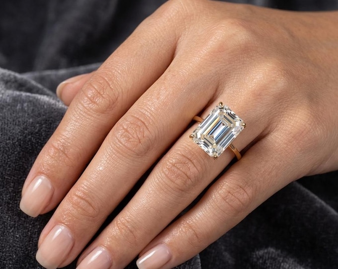 Emerald Cut Crystal Ring Minimalist Solitaire Ring Gold Statement Ring Clear Gemstone Jewelry Gift for Her
