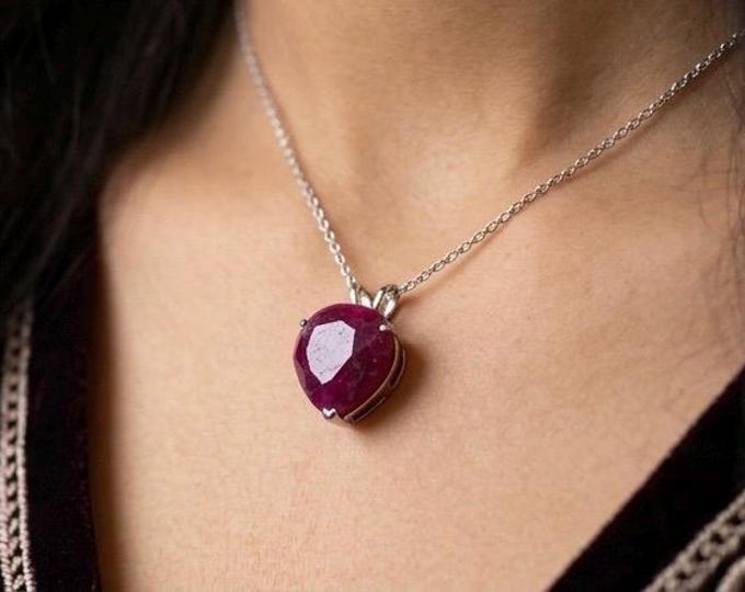2.93g Elegant Ruby Solitaire Pendant Silver Tone Jewelry